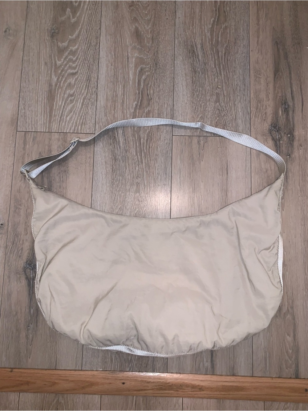 Alo Yoga "Om The Go" Gym Sling Bag Beige Size: One Size